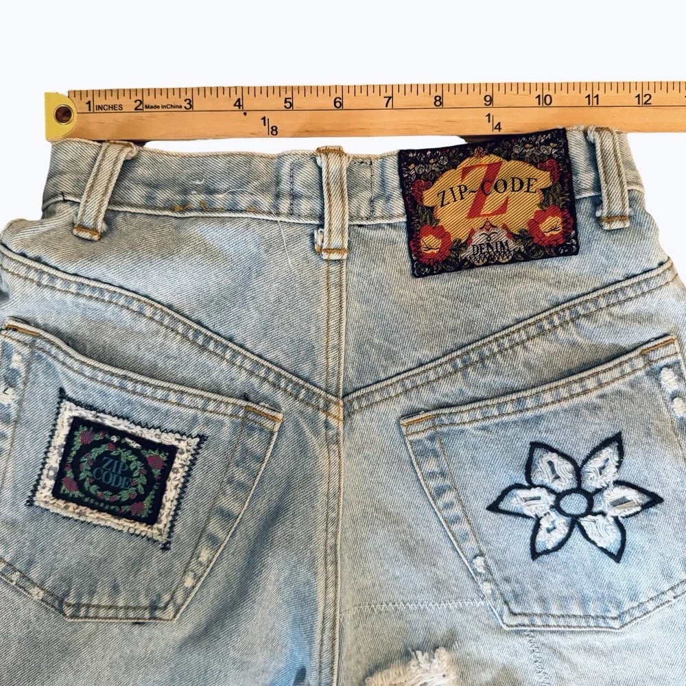 Vintage High Rise Zip Code Mom Jeans Sz 5/6 Distressed Embroidered Flowers Y2K